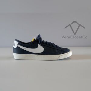 Classic Nike Blazer Low ‘ 77 Vintage in navy and white. Men’s YS 9.5